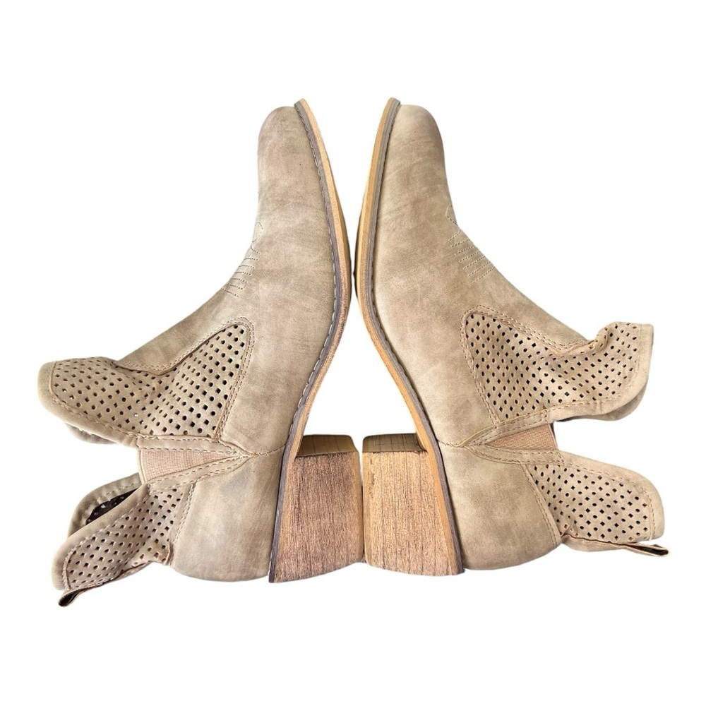 Pierre Dumas Ankle Boots Women's 8 Suede Perforated Almond‎ Toe Western Beige - Picture 8 of 10